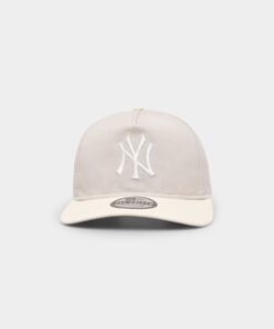 New Era New York Yankees Old Golfer Snapback Stone/White