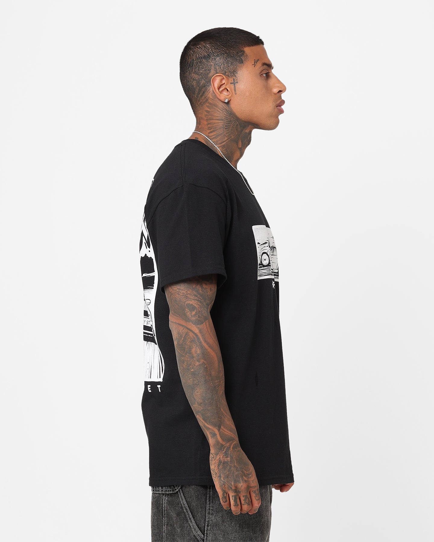 Key Street Versus T-Shirt Black