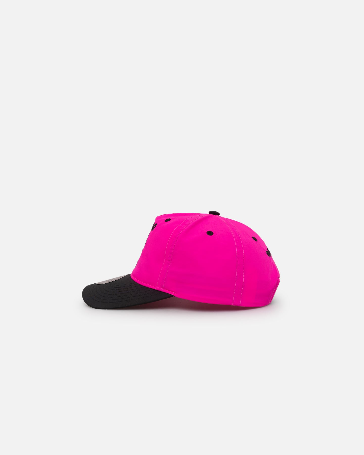 Mitchell & Ness Chicago Bulls Nylon Deadstock 2-Tone Snapback Neon Pink/Black