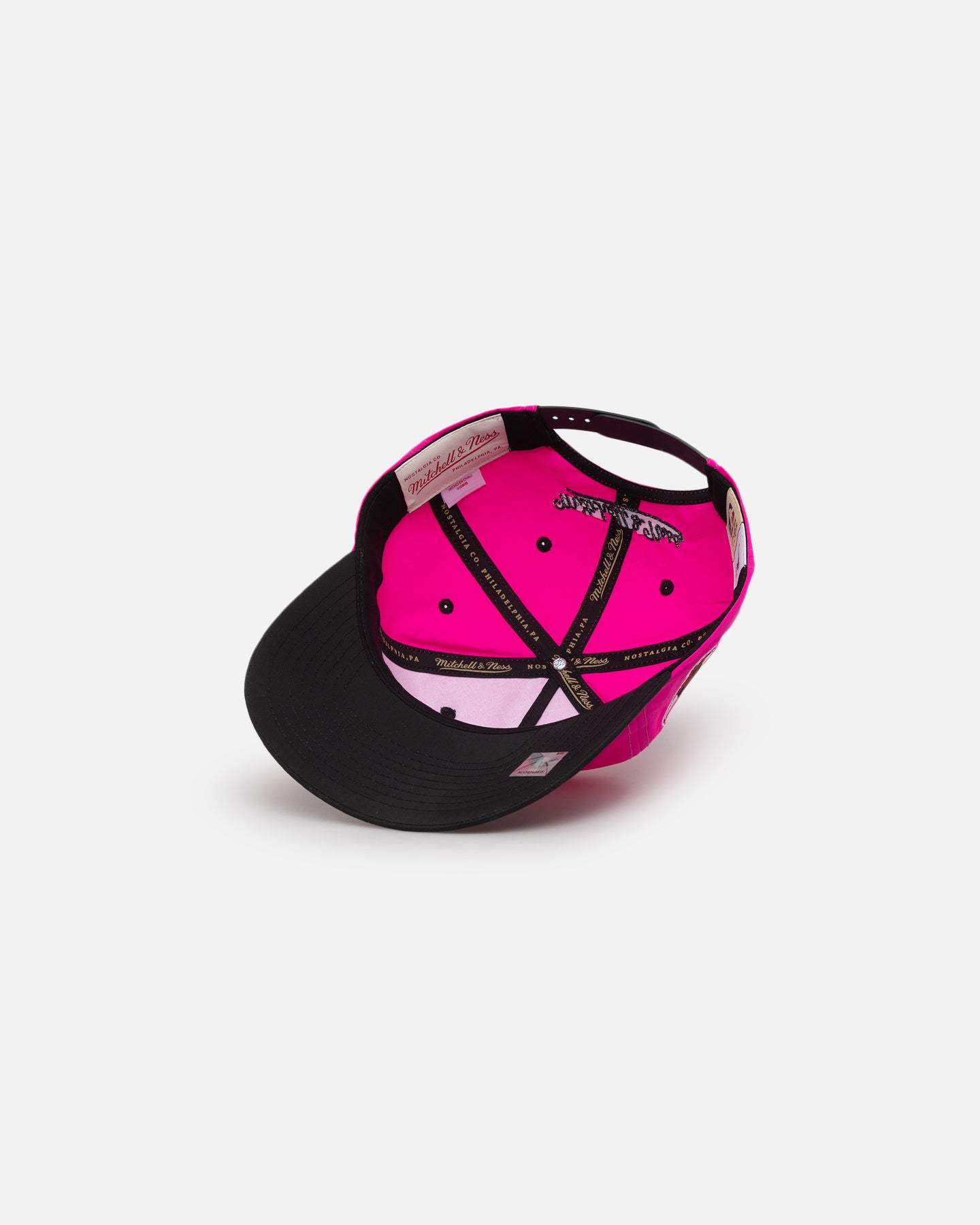 Mitchell & Ness Chicago Bulls Nylon Deadstock 2-Tone Snapback Neon Pink/Black