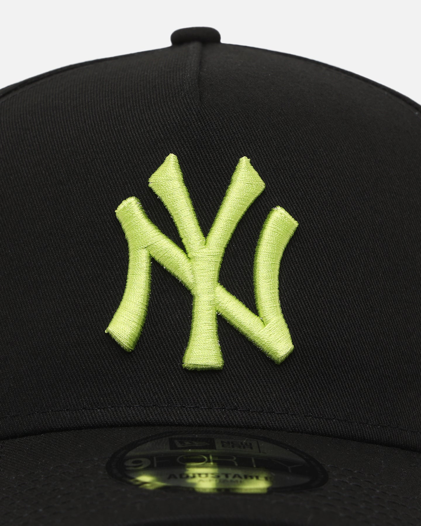 New Era New York Yankees 'Volt' 9FORTY A-Frame Snapback Black/Green