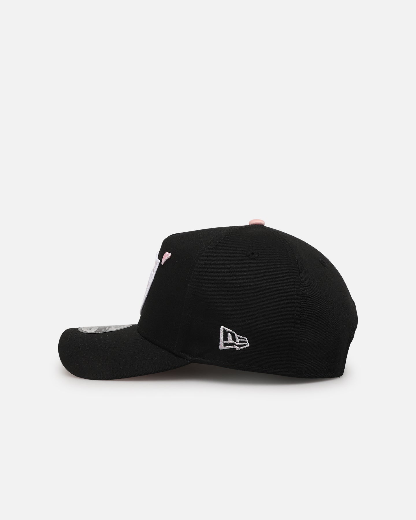 New Era Las Vegas Raiders 'Pink Satin Hearts 2.0' 9FORTY A-Frame Snapback Black/Pink
