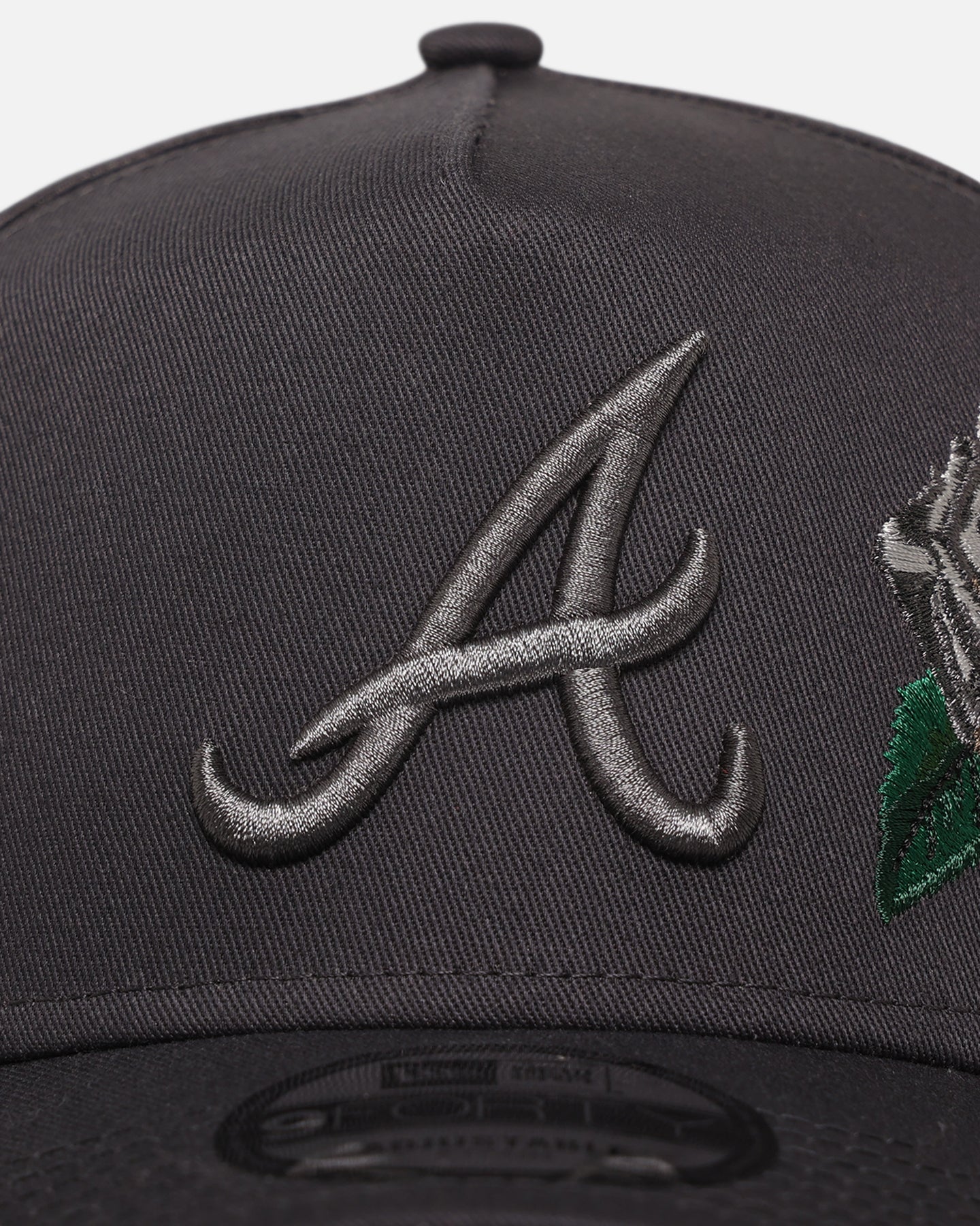 New Era Atlanta Braves 'Gray Tonal Rose Embroidery' 9FORTY A-Frame Snapback Gray